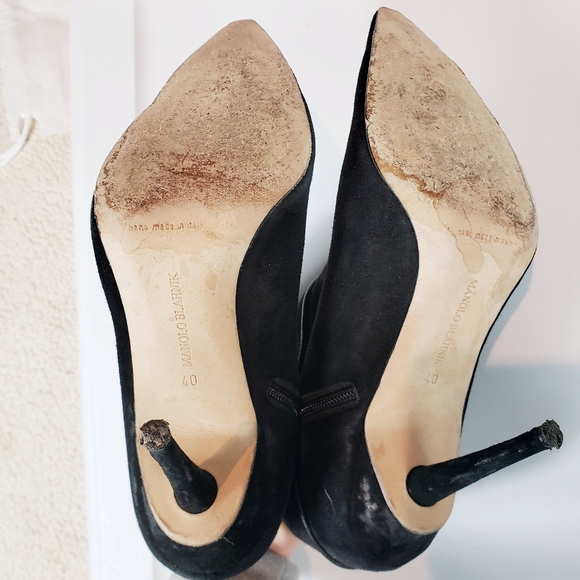 Manolo Blahnik suede ankle booties - Picture 8 of 8